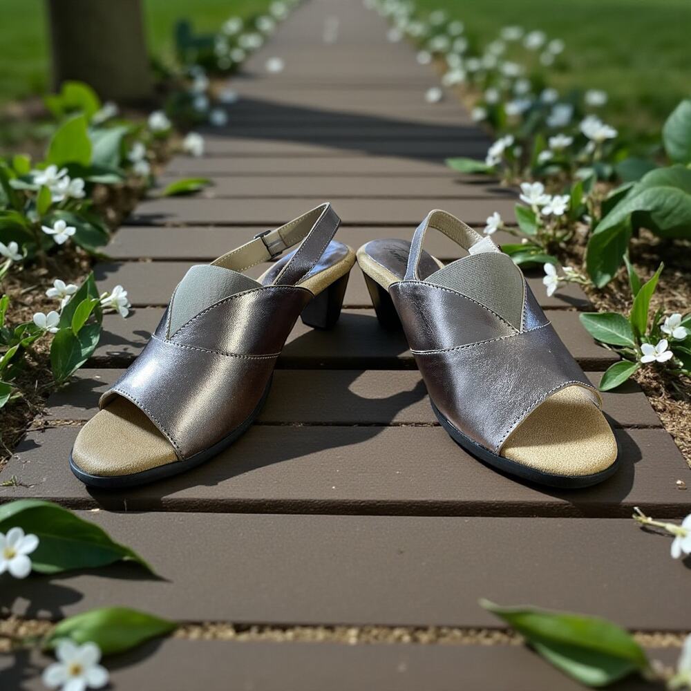 Trotters cushioned women's Pewter Sandals shoes Heels Size 10.5W Mavis New